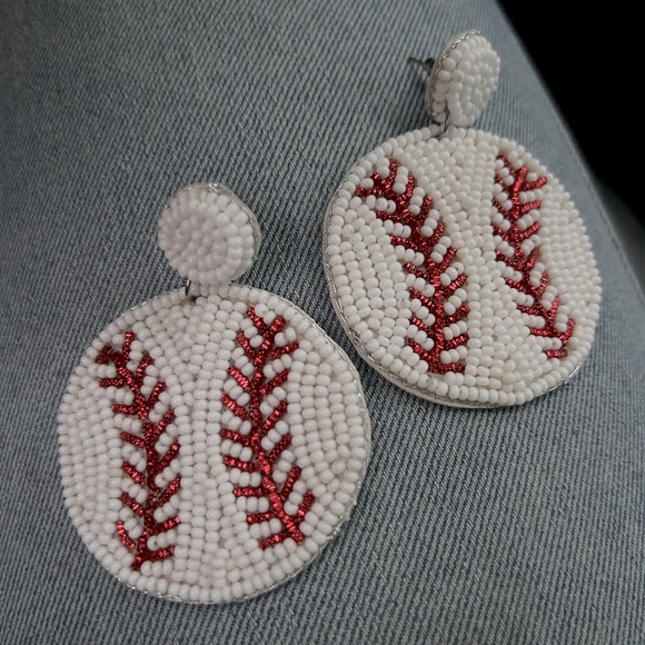 Baseball beaded earrings - Picture 1 of 2